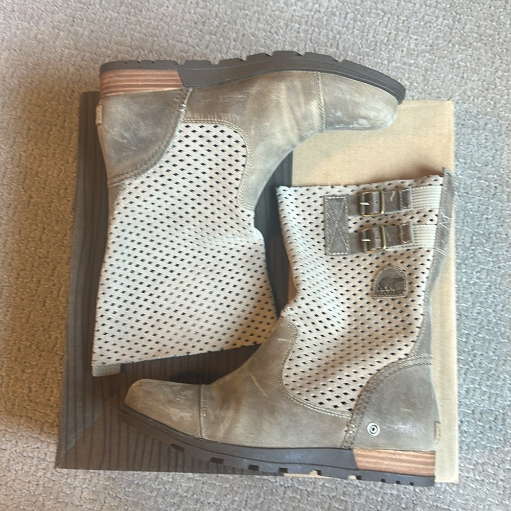 Sorel Major Perforated Pull On Boots Size 8